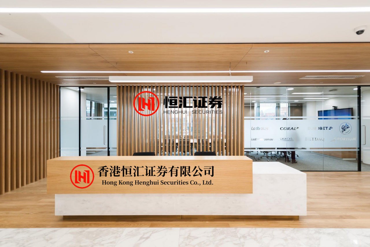 武汉股票配资网平台 十大贵不可言日柱：所谓“贵不可言”的日柱，通常指先天禀赋特异、自带贵气、格局清奇的组合。这类日柱往往具备以下一种或多种特征：干支一气（天地同流）、自坐正官/正印、日主专禄、杀印相生、或为特殊格局（如魁罡、金神、日德）。需要特别强调的是：日柱仅为八字之一柱，真正的“贵”必须依托全局用...